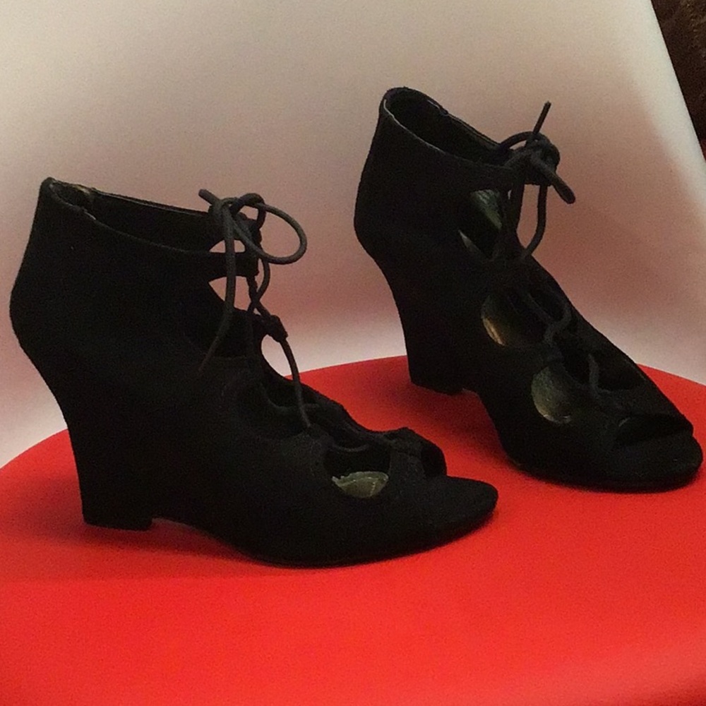 Madden Girl🌹G-Yani Wedge Lace-up Sandals Size 7.5 Black